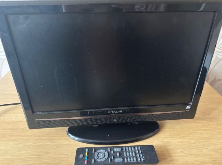 Hitachi LCD TV - Great Condition, Includes Remote