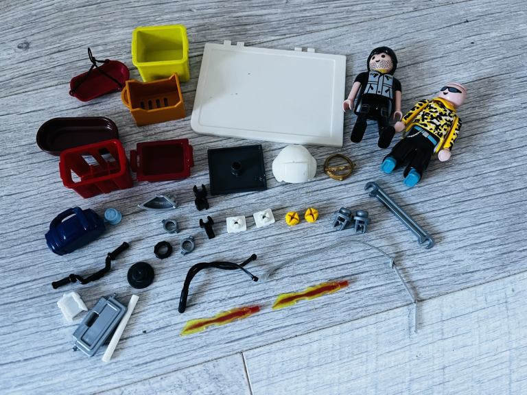 Playmobil spares/randoms. Includes building fixings