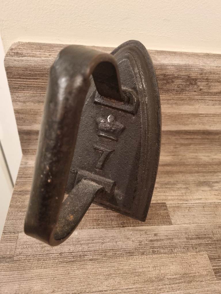 Vintage cast iron flat iron
