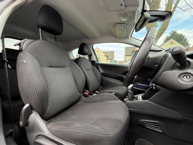 2016 Peugeot 208 1.2 PureTech 110 Allure 3dr HATCHBACK PETROL Manual