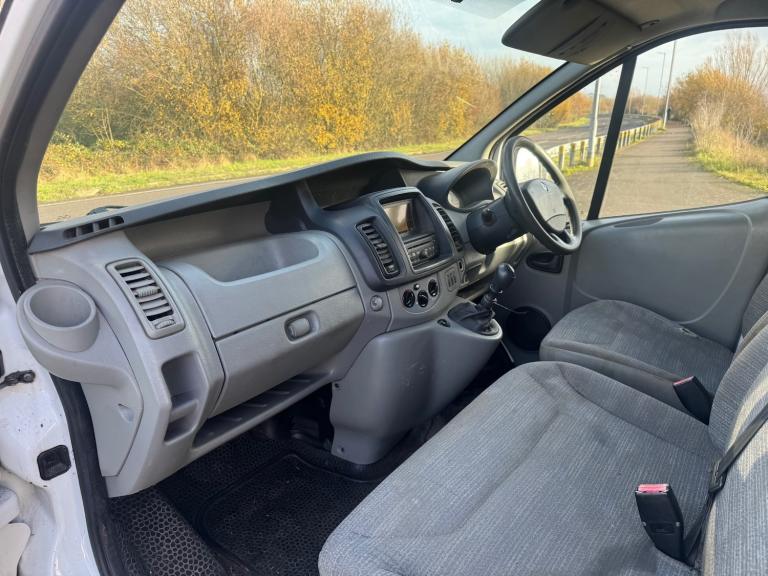 2012 Renault Trafic (12) 2.0 DCI 115 BHP SL29 SWB EURO 5 NO VAT! LONG MOT PANEL VAN Diesel Manual