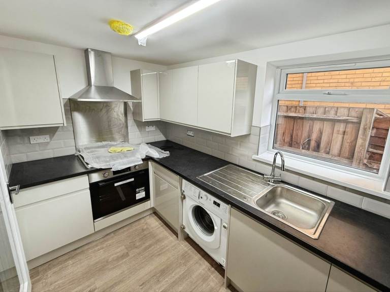 3 bedroom house in 3-Bedroom House for Rent, IG1