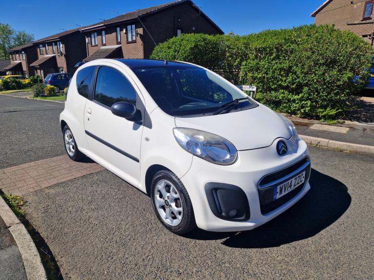 2014 CITROEN C1 1.0i Platinum 3dr. TOP SPEC. AYGO 107. Full MOT
