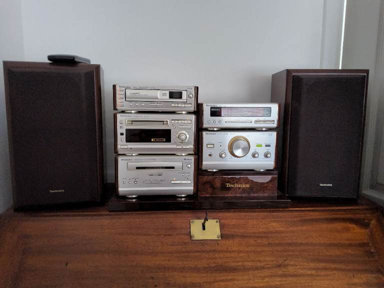 Technics Stereo System with Speakers and Amplifier