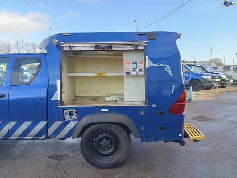 TOYOTA HILUX 2.4 D-4D Active Blue Manual Diesel 2018