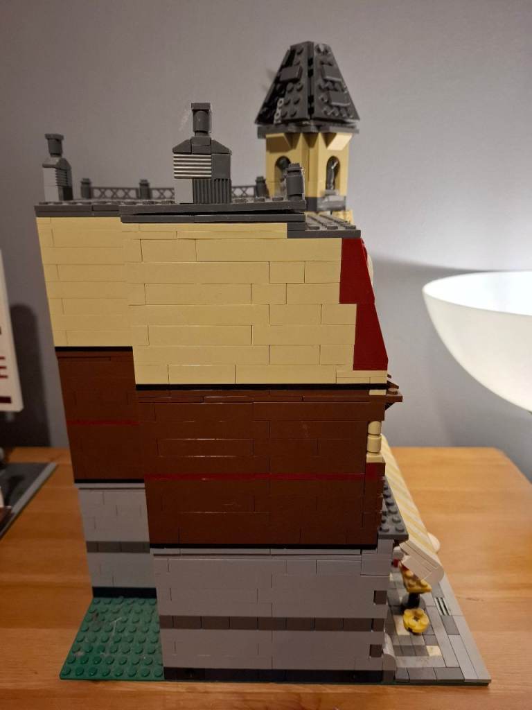 NOT Lego Cafe Corner but Leppin!