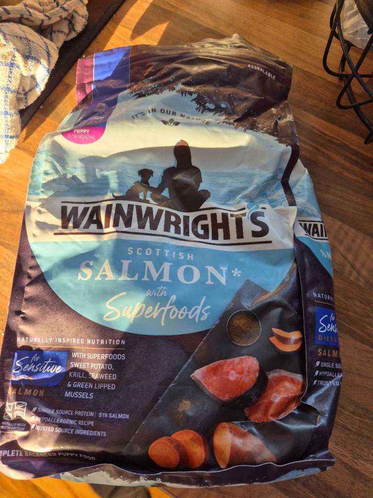 Wainrights Salmon/chicken puppie food