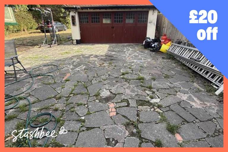 Garage to rent in Chigwell (IG7) | Stashbee