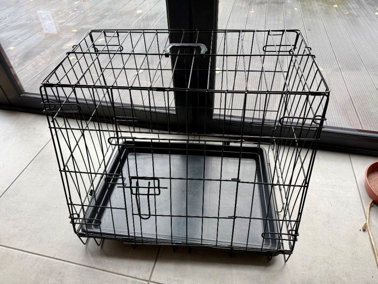 Small collapsible dog crate
