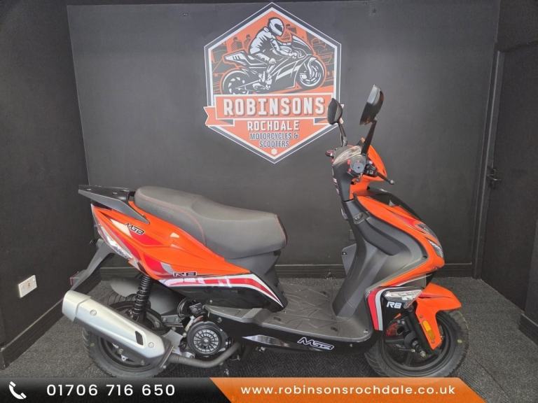 MGB R8 125cc scooter. Learner legal.