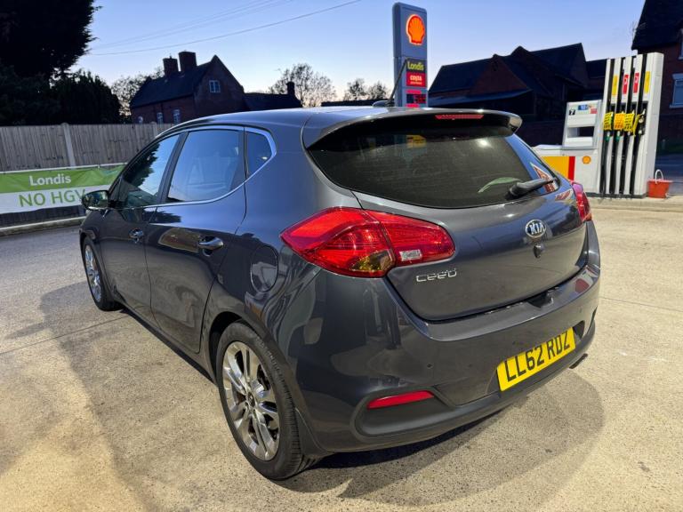 NEW SHAPE KIA CEED 1.6 PETROL 4 TECH AUTOMATIC, WOW 1 OWNER FROM NEW, PAN ROOF !