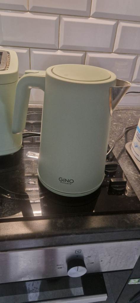 Gino D'Acampo kettle
