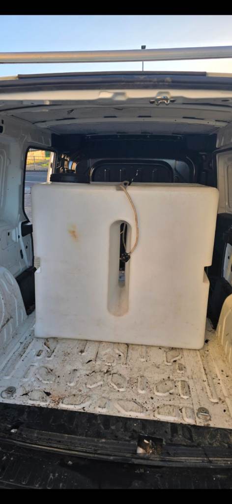 500L Upright Water Tank – Window Cleaning Setup – £150