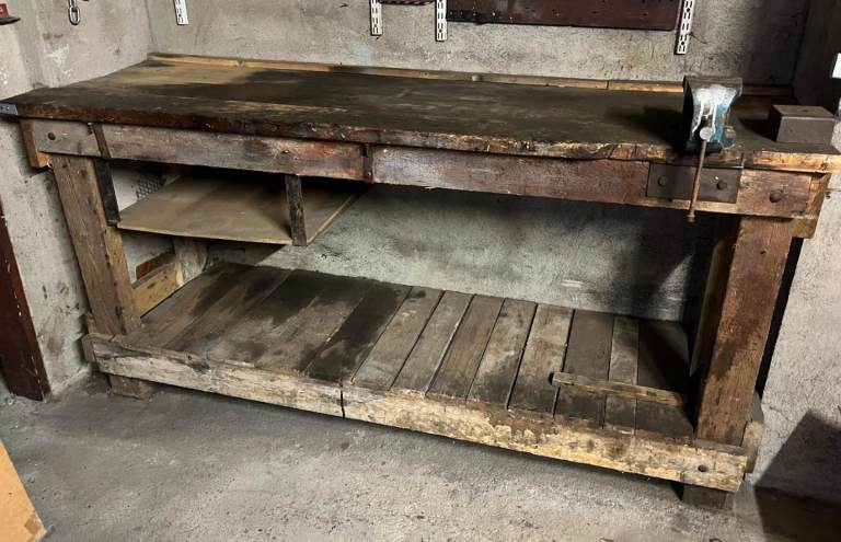 Heavy Duty Wooden Work Bench with vice 