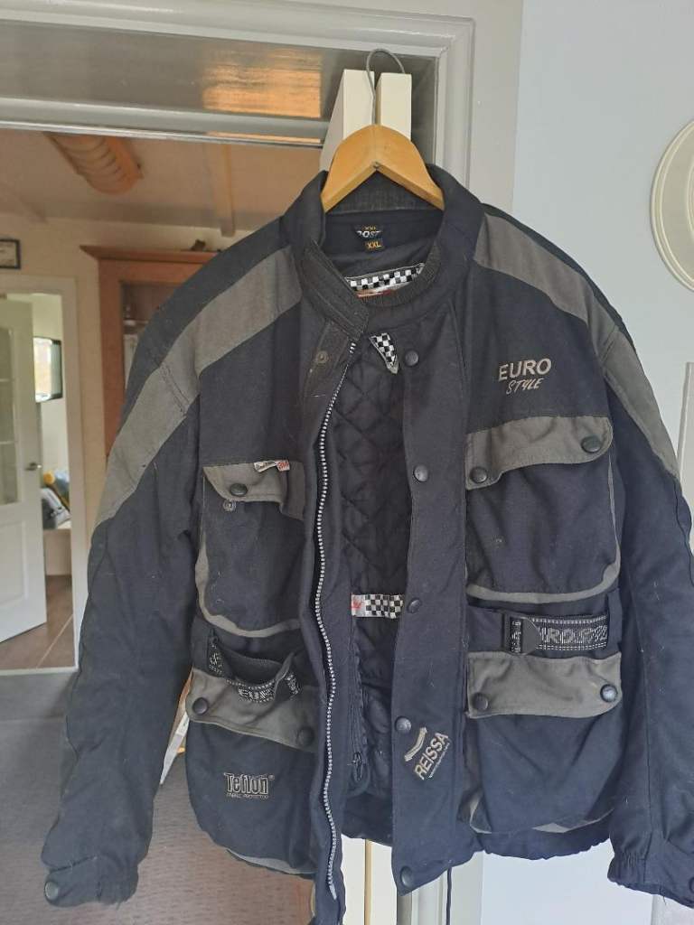 Motorcycle jacket