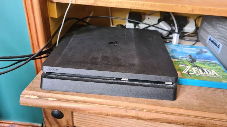 Sony PlayStation 4 Slim 500GB Console + Controller — Fully Working