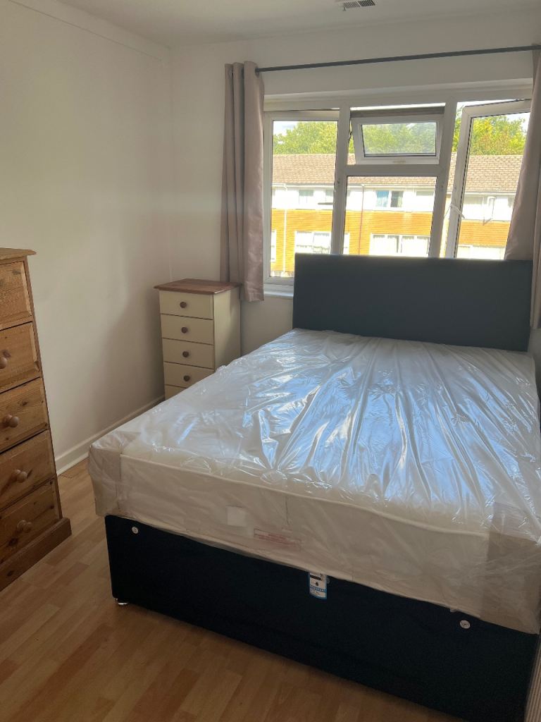 Bracknell Double Room 