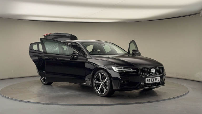 2023 Volvo S60 Plus Dark B5 (250 hp) Saloon Petrol/Electric Hybrid Automatic