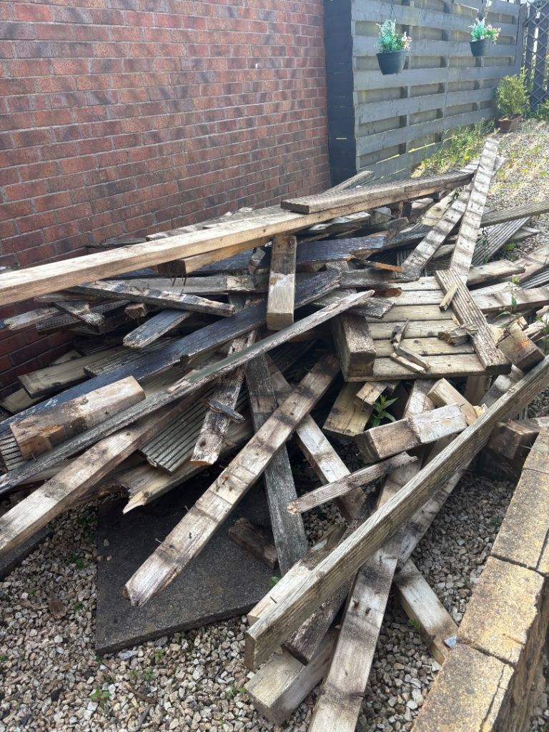 Mixed Decking Wood and Timber Scraps – Free to Collector