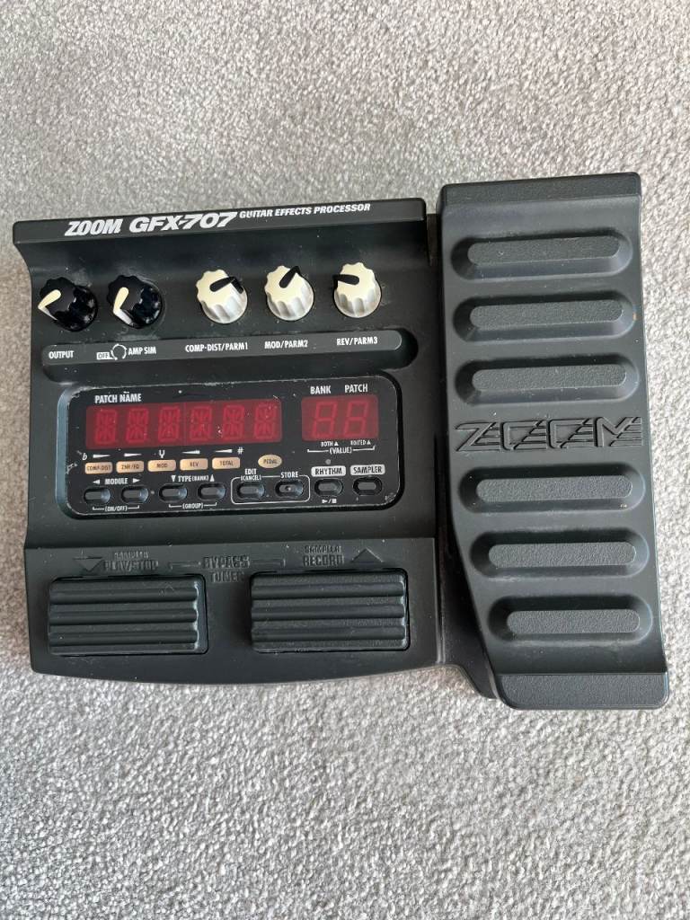 Zoom GFX-707 Guitar Multi Effects Pedal – Good Condition