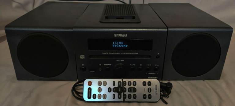 YAMAHA MCR-042 Component System iPod/iPhone dock/CD/MP3/USB/FM/DAB/RADIO/AUX  Dark grey colour