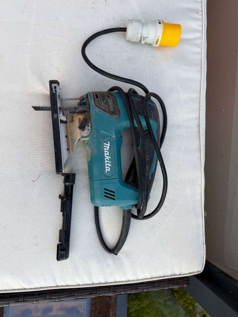 Makita Tool Bundle – Jigsaw, Multi Tool, Drill Driver + Stabila Level