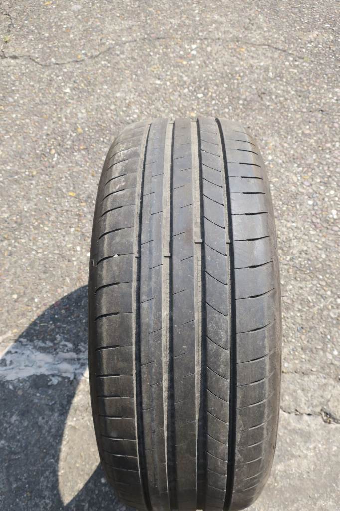 GOODYEAR 215/50R18 96W Eagle F1
