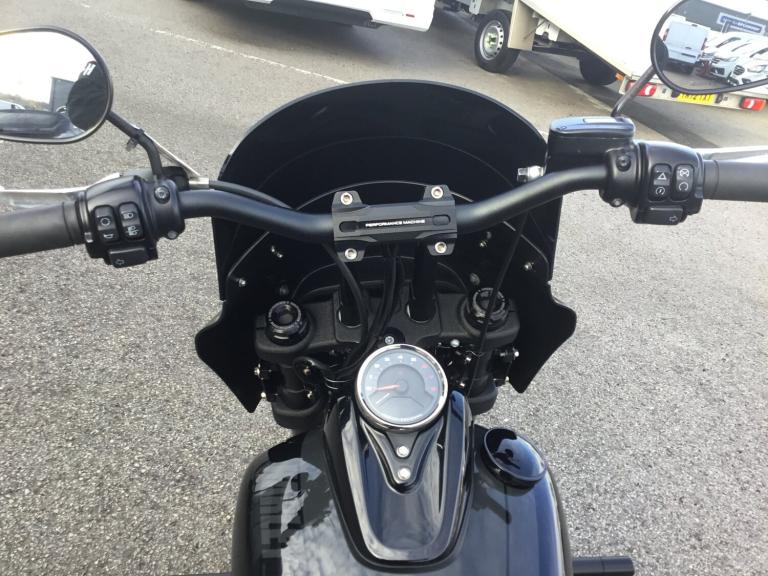 2018 Harley-Davidson FAT BOB 107 Manual