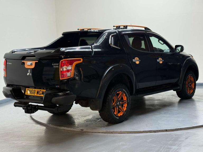 2018 Mitsubishi L200 2.4 L200 Barbarian SVP II DI-D Auto 4WD Pickup Diesel Automatic