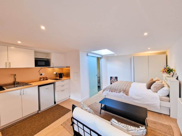 1 bed independent Flat with all inclusive bill