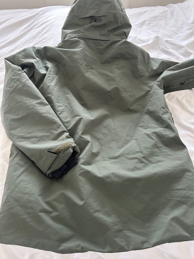 Oakley Sub Tem RC Gore-Tex ski jacket