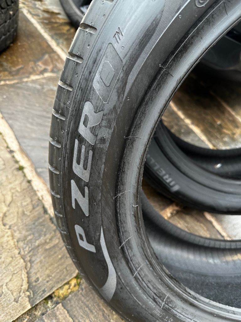 2 Pirelli P Zero tyres like new