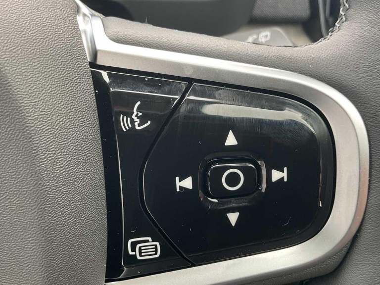 2025 Volvo XC90 Ultra, T8 AWD Plug-in hybrid, Electric/Petrol, Bright, 7 Seats ESTATE Petrol/Elec...