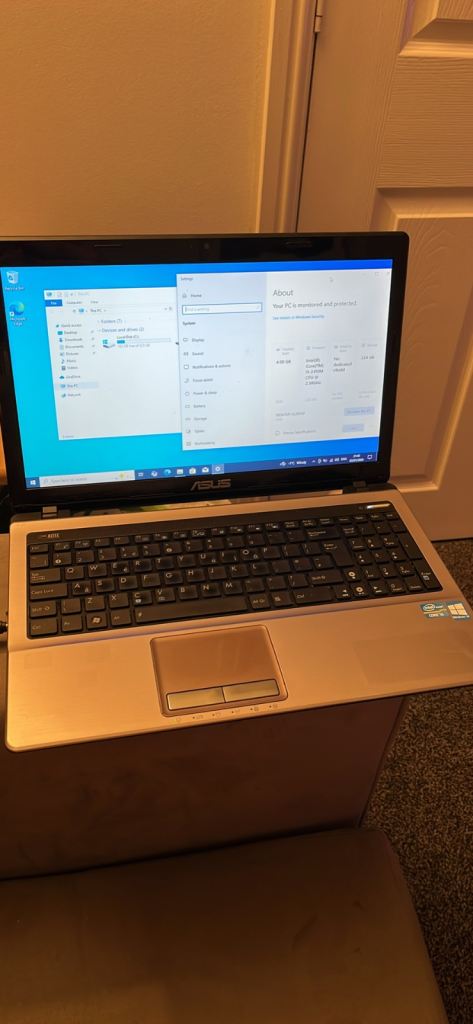 Asus 240SSD 4gb Ram i5 2.4Ghz Win10 £70