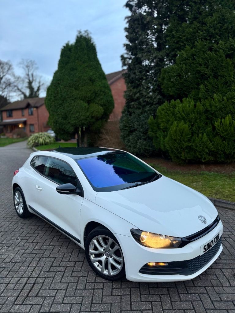 VOLKSWAGEN SCCIROCO 2.0 TDI 140 BHP 6 SPEEDS MANUAL VERY CLEAN EXAMPLE! 