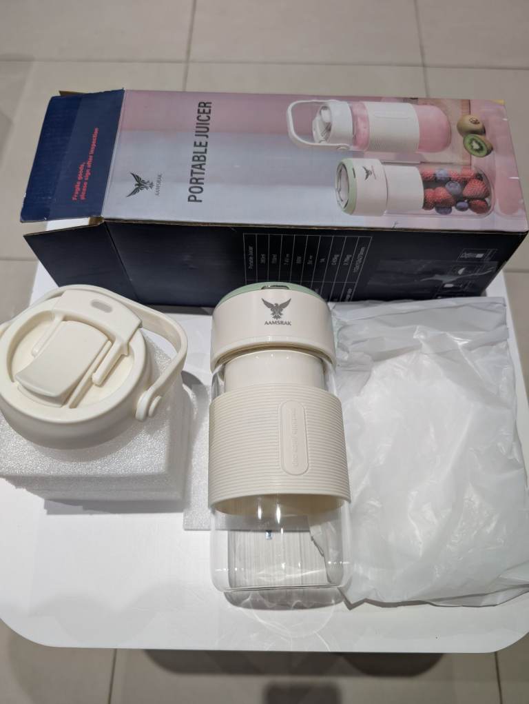 image for Aamsrak Portable Juicer 380ml Cordless - Shakes Smoothies Juices on the Go - New