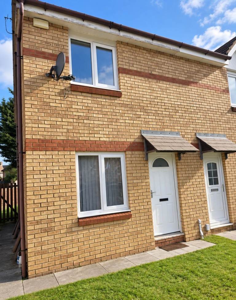 2-Bedroom Semi-Detached House to Let – Fairweather Green, Bradford BD8