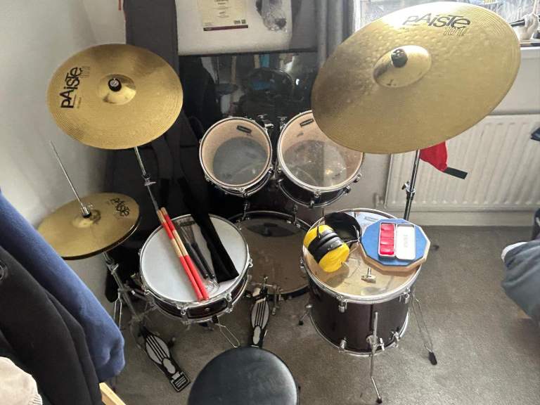 Tornado Drum Kit with Paiste cymbals & accessories 