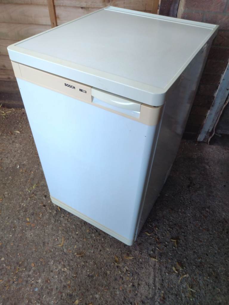 Freezer under worktop size with 3 compartments good condition good working order 