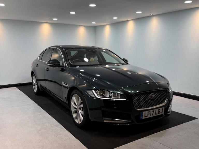JAGUAR XF 2.0d Portfolio Auto Euro 6 (s/s) 4dr 2017