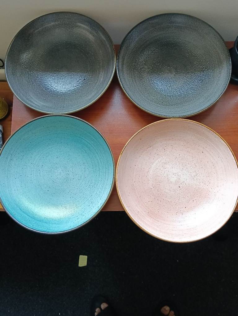 Set of 4 Large Ceramic Dinner Plates – Mixed Colours, 40cm