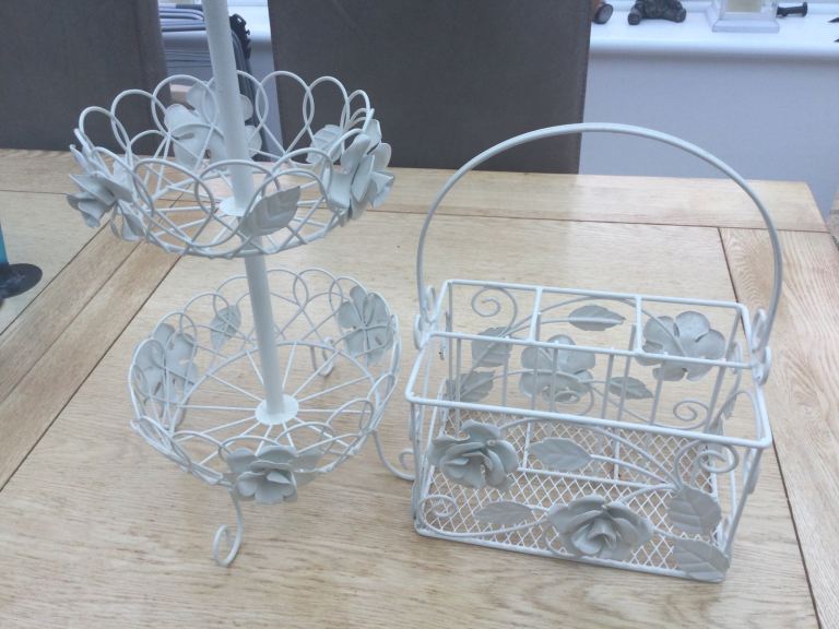 Shabby Chic, cream Napkin/cutlery and fruit / sweets/ cakes holder