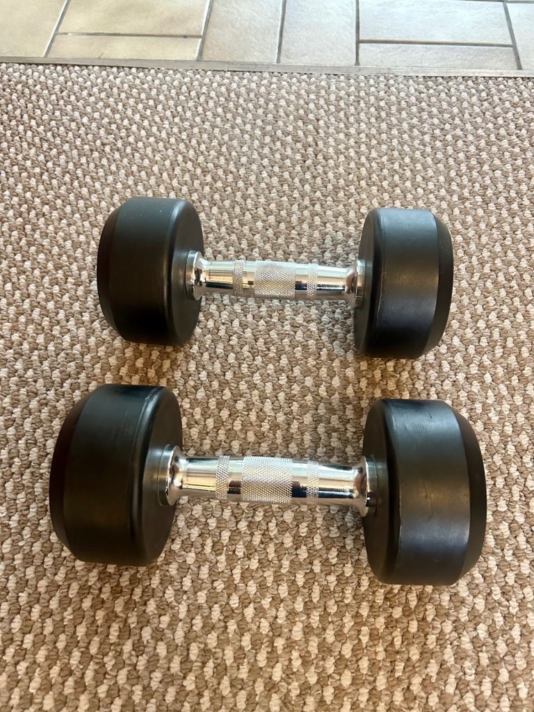 SOLD: Pair of 8kg dumbbells, as new condition
