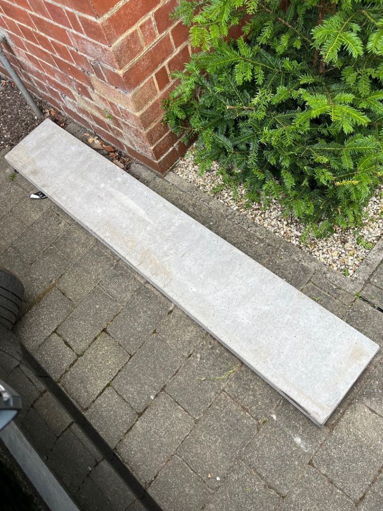 Concrete gravel board