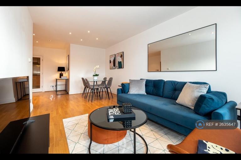 2 bedroom flat in Warren House, London, W14 (2 bed) (#2635647)