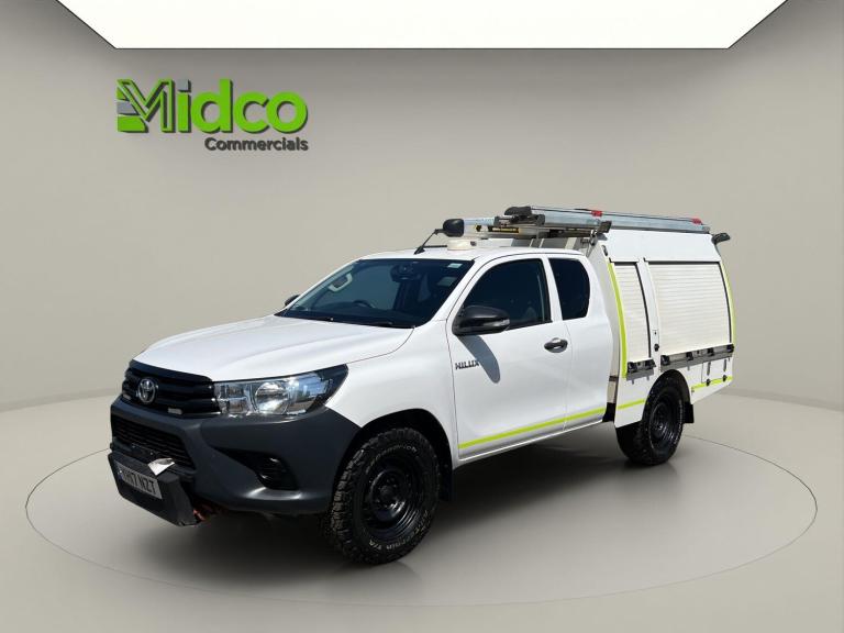 2017 Toyota Hilux 2.4 D-4D Active 4WD Euro 6 4dr (3.5t) PICK UP Diesel Manual
