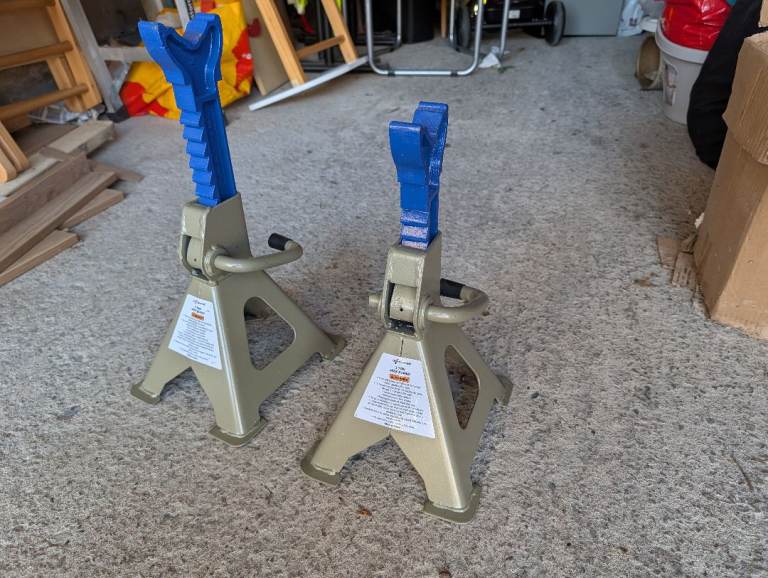 3 ton jack stands (new)