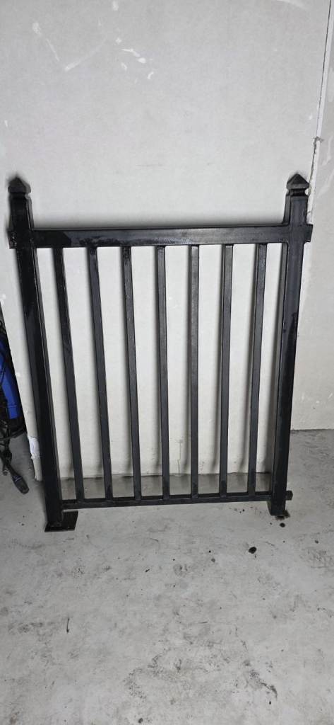 14 x Heavy Duty Wrought Iron Garden Railings – 1.15m High* 
