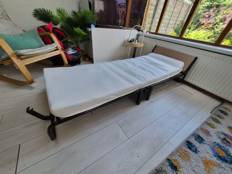 Folding bed