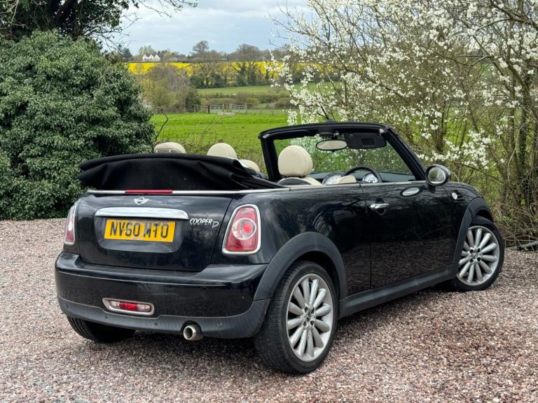 MINI CONVERTIBLE 1.6 COOPER D, WOW 44K GENUINE MILES, £20 TAX, HEATED LEATHERS !